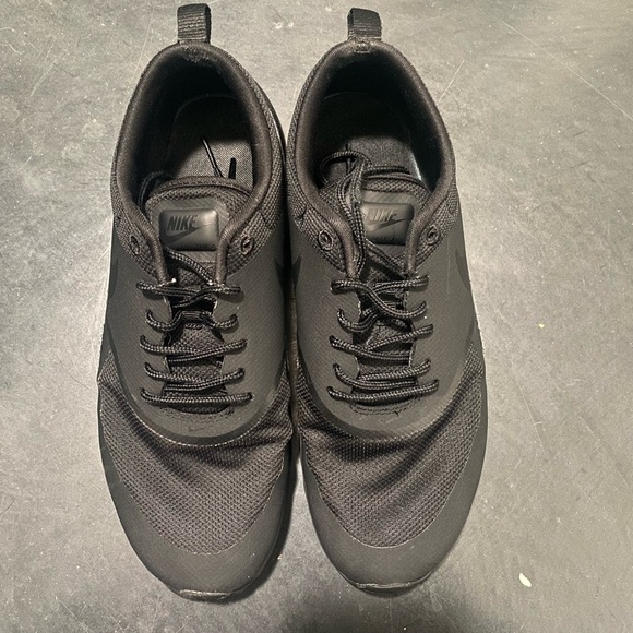Nike Shoes - Nike airmax Thea